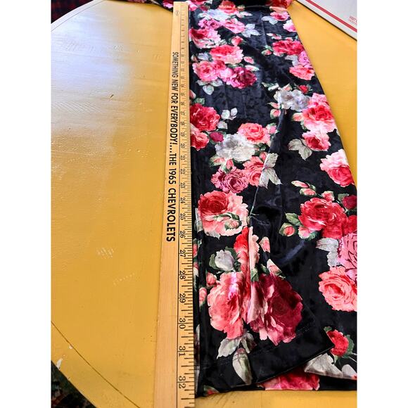 Nally & Millie Velour Floral Pull-On High Rise Trouser Pants Black/Red S/M NWT - Picture 6 of 6
